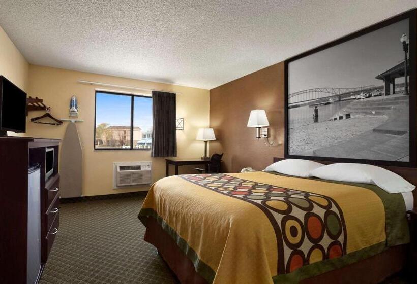 اتاق استاندارد برای معلولان, Super 8 By Wyndham Cedar Rapids