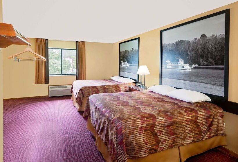 Люкс, Super 8 By Wyndham Iowa Falls