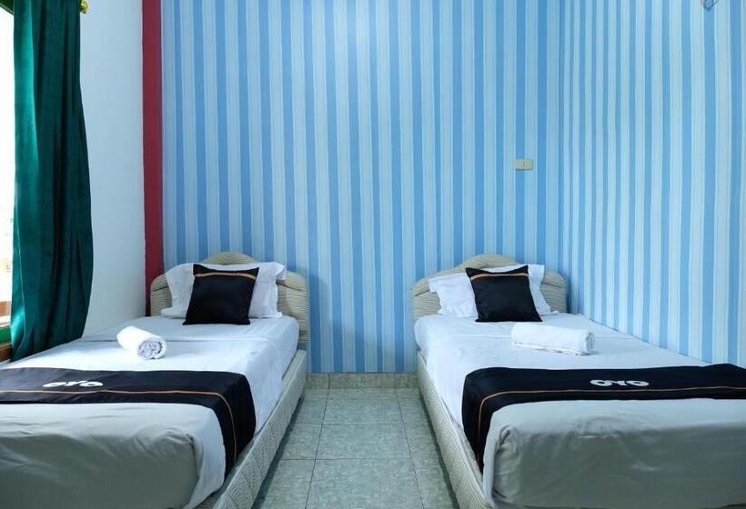 اتاق لوکس, Esbe Hotel Syariah By Oyo Rooms