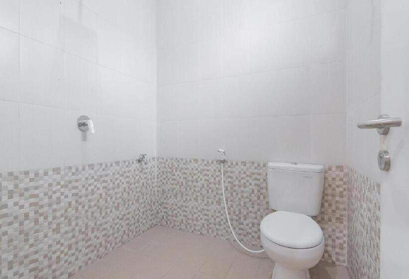Номер Economy, Reddoorz Resort Syariah Near D Castello Ciater Subang