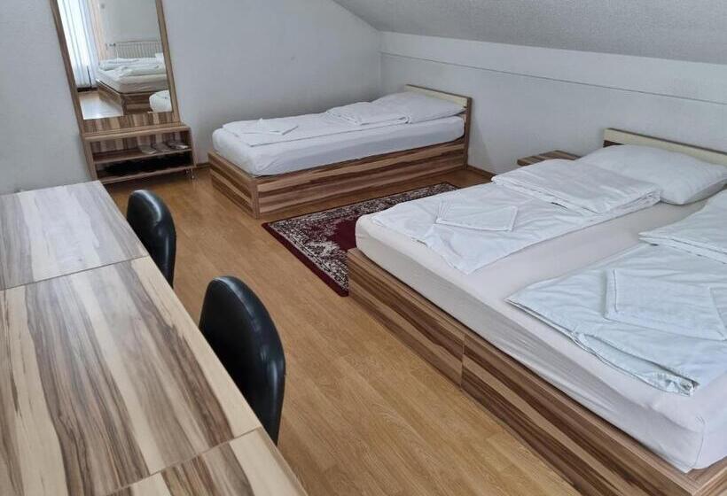 اتاق استاندارد سه نفره, City Bridge Guest House