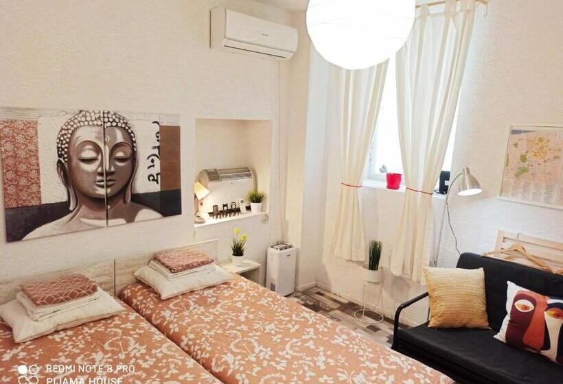 اتاق استاندارد, Pijama House