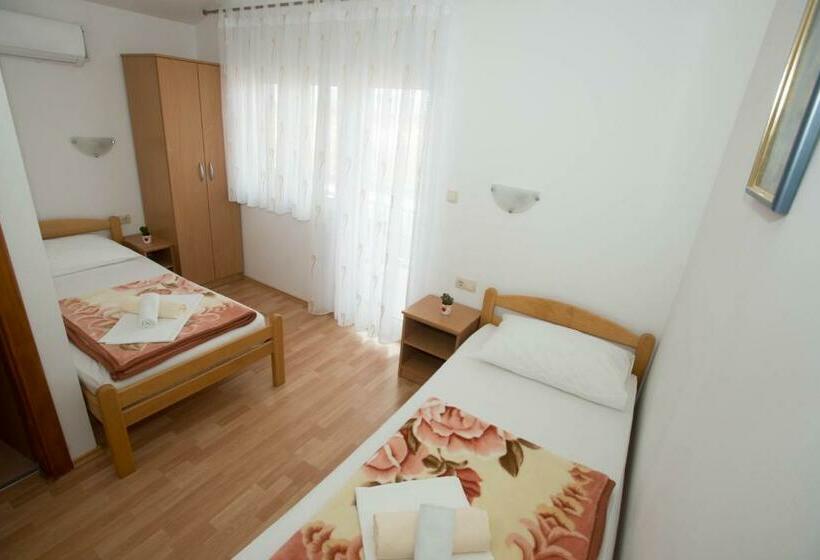 اتاق استاندارد با بالکن, Rooms Ivana