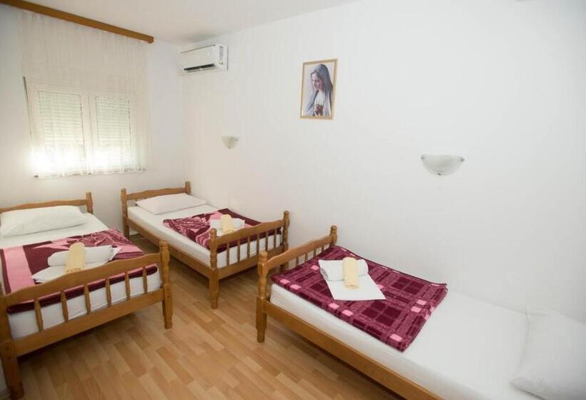 اتاق راحتی سه تخته, Rooms Ivana