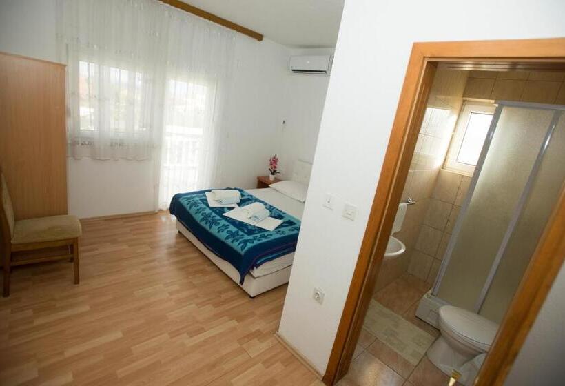 اتاق استاندارد با بالکن, Rooms Ivana