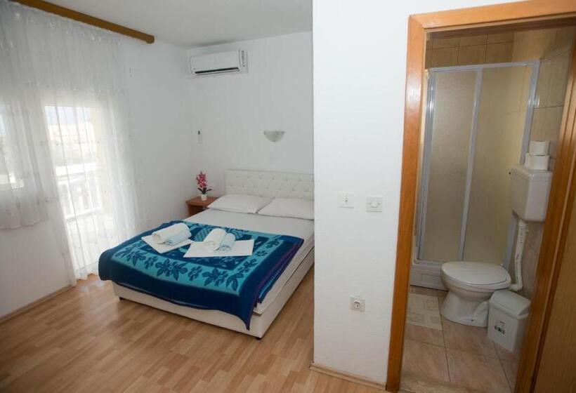 اتاق استاندارد با بالکن, Rooms Ivana
