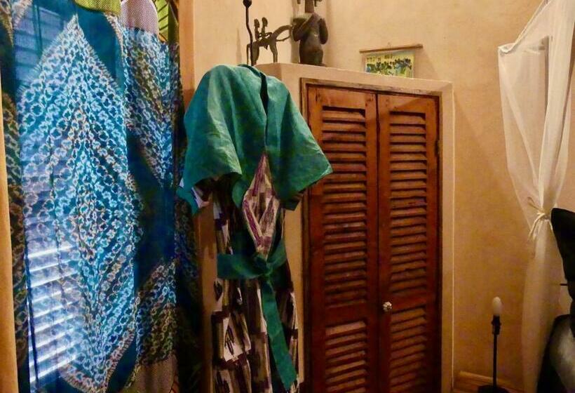 اتاق خانوادگی, Jamm La Paix