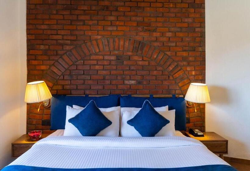 Quarto Estandar com Sacada, Ramee Royal Resort & Spa   Udaipur