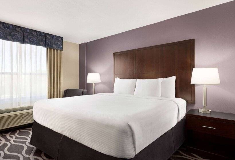 Люкс, Iban Dallas Park Central , Trademark By Wyndham