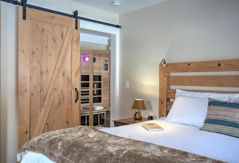 Люкс Deluxe Кровать Кинг, The Woodstocker B&b