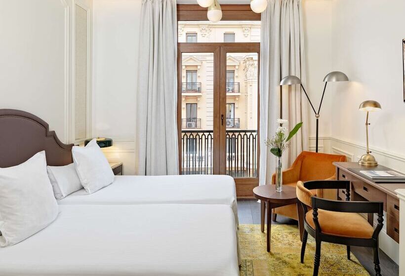 اتاق کلاسیک با چشم‌انداز شهر, Boutique Hotel H10 Villa de La Reina