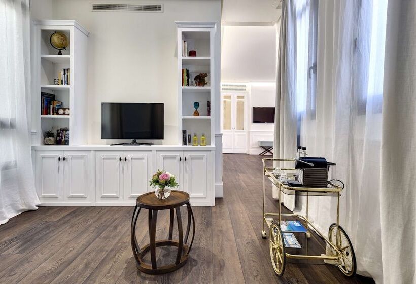 Suite with Terrace, Boutique Hotel H10 Villa de La Reina