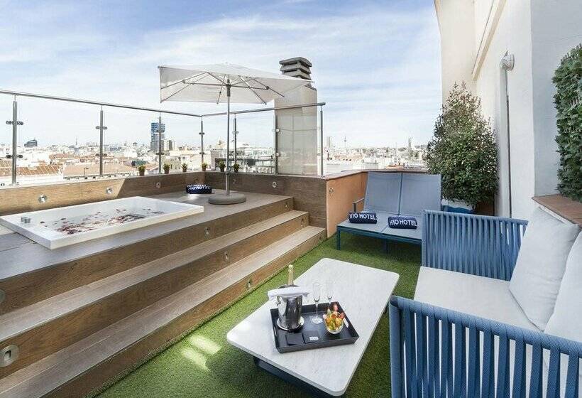 Suite with Terrace, Boutique Hotel H10 Villa de La Reina