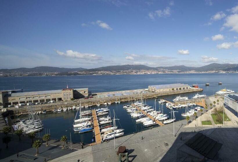 اتاق استاندارد با چشم‌انداز دریا, Bahía De Vigo
