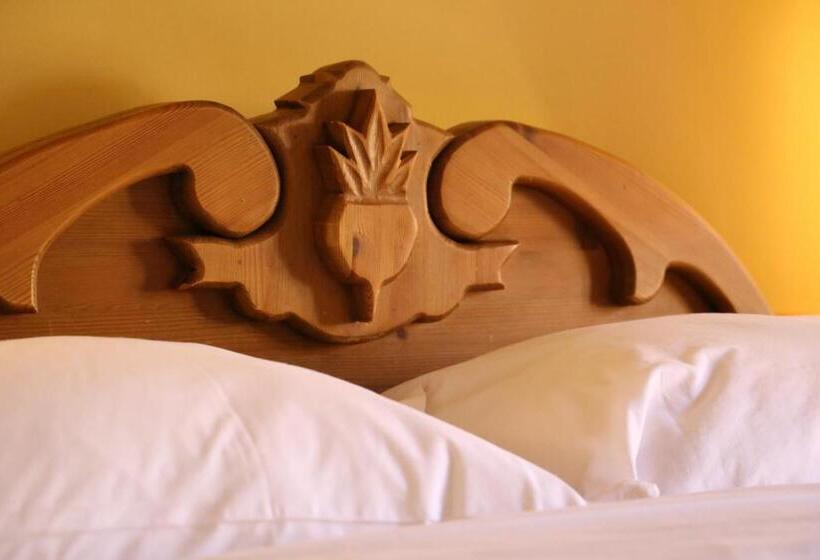 Семейный Номер, Chequers Inn
