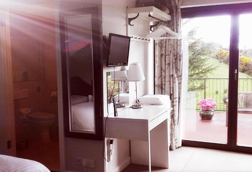 Семейный Номер, Golden Hill Guest House