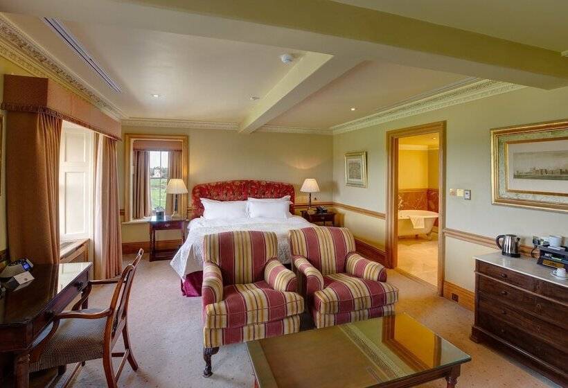 Люкс Повышенной Комфортности, Stoke Park Country Club Spa And