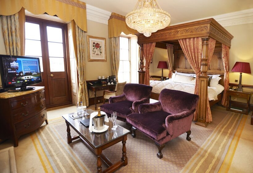 Люкс Повышенной Комфортности, Stoke Park Country Club Spa And