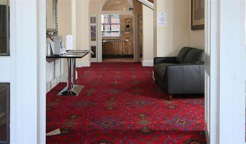 اتاق استاندارد با تخت بزرگ, The Knighton