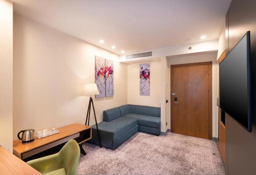 سوئیت با تخت بزرگ, Holiday Inn Yerevan   Republic Square, An Ihg