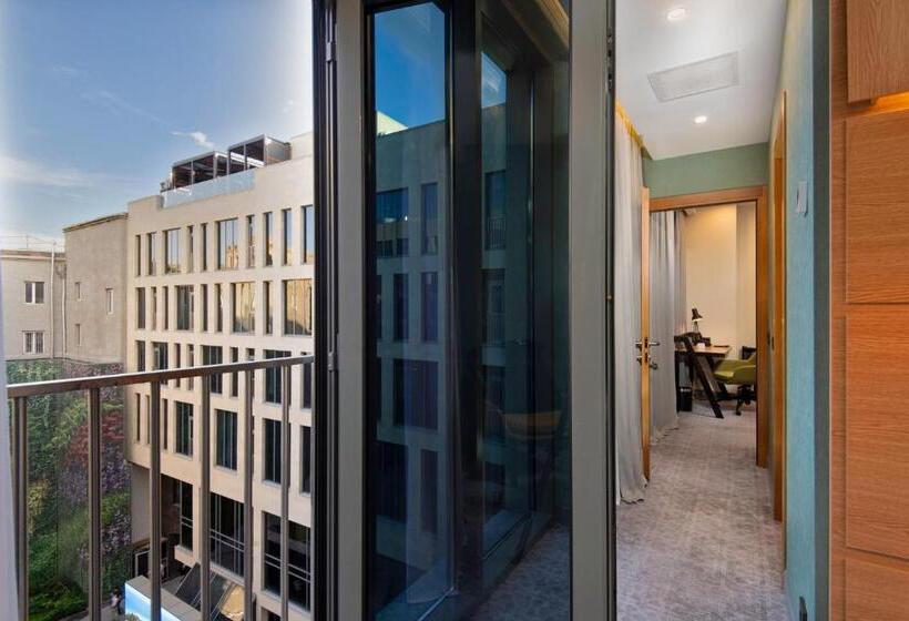 سوئیت با تخت بزرگ, Holiday Inn Yerevan   Republic Square, An Ihg
