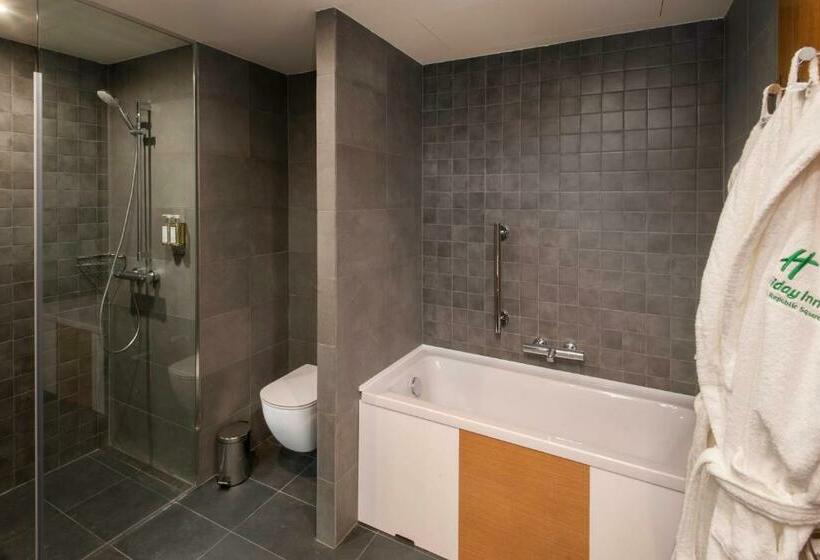 سوئیت با تخت بزرگ, Holiday Inn Yerevan   Republic Square, An Ihg