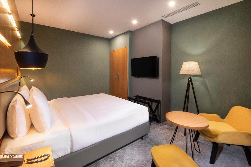 سوئیت با تخت بزرگ, Holiday Inn Yerevan   Republic Square, An Ihg