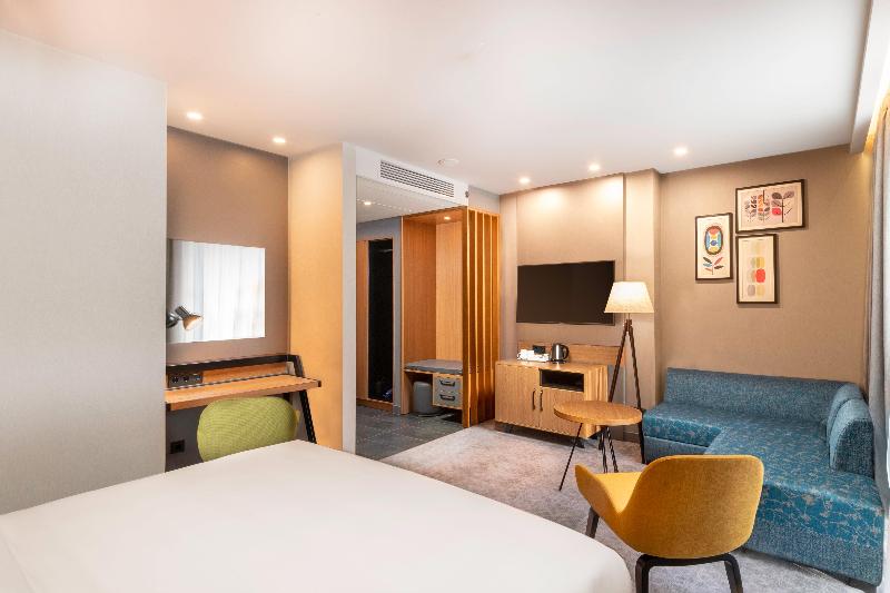 اتاق اجرایی با تخت بزرگ, Holiday Inn Yerevan   Republic Square, An Ihg