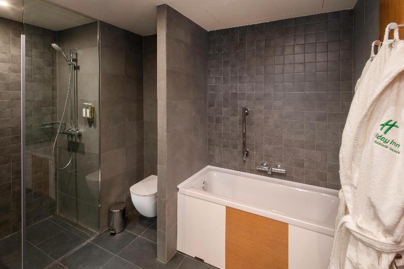 سوئیت با تخت بزرگ, Holiday Inn Yerevan   Republic Square, An Ihg