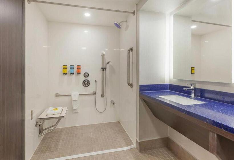 חדר סטנדרט מותאם לאדם עם מוגבלויות, Glō Best Western Mississauga Corporate Centre