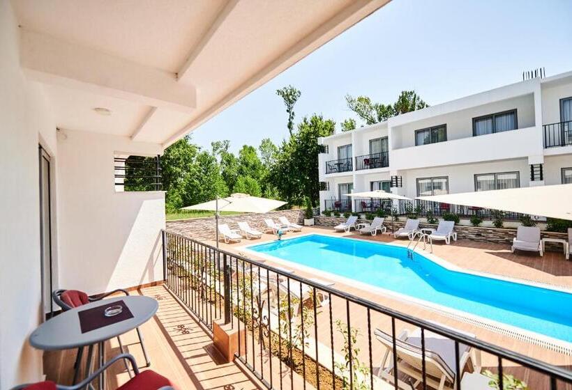 Deluxe Quadruple Room, Halibas