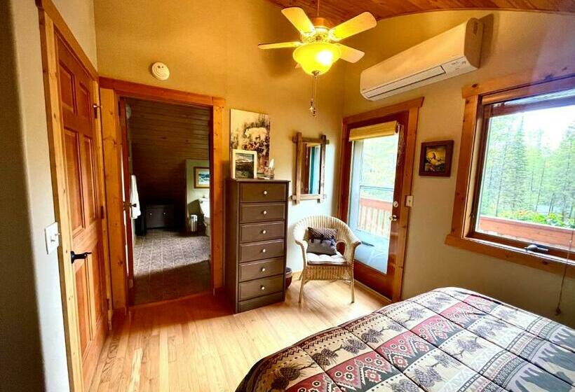 اتاق لوکس, Moss Mountain Inn