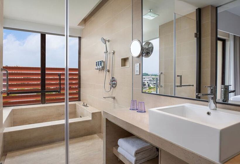 ダブルベッドスタンダードルーム, Four Points By Sheraton Guangdong, Heshan