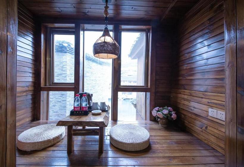 اتاق استاندارد, Flower Time Inn