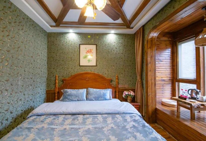 اتاق استاندارد, Flower Time Inn