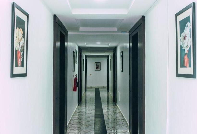 اتاق اجرایی سه نفره, 247 Luxury