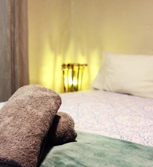 패밀리 스위트, Away With The Fairies Nature Lodge And Backpackers