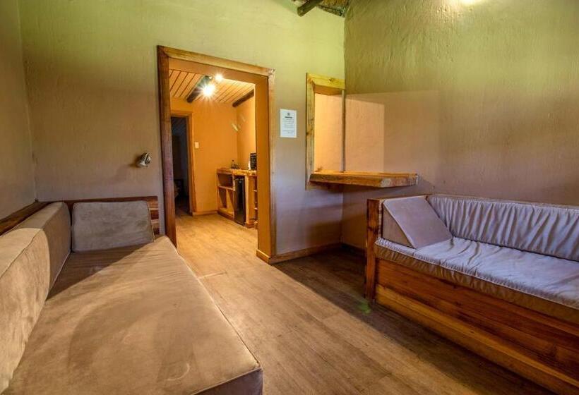 스탠다드 스튜디오 (전망), Away With The Fairies Nature Lodge And Backpackers