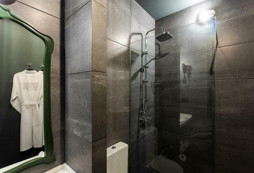 سوییت لوکس, Esquisse Design