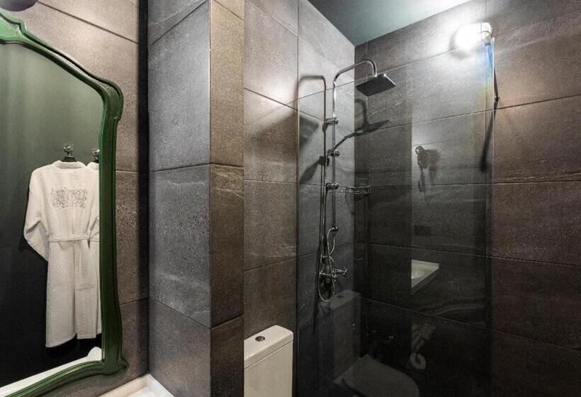 اتاق لوکس خانوادگی, Esquisse Design