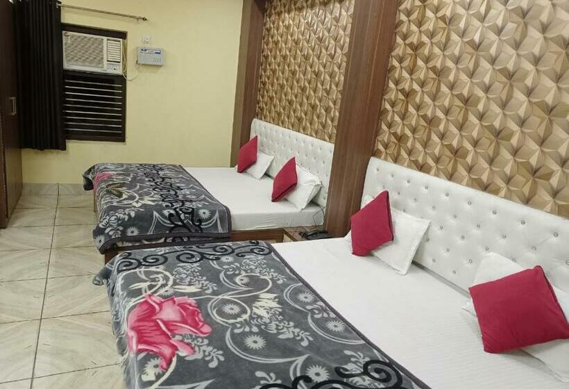 Семейный Номер Deluxe, Vinayak Inn