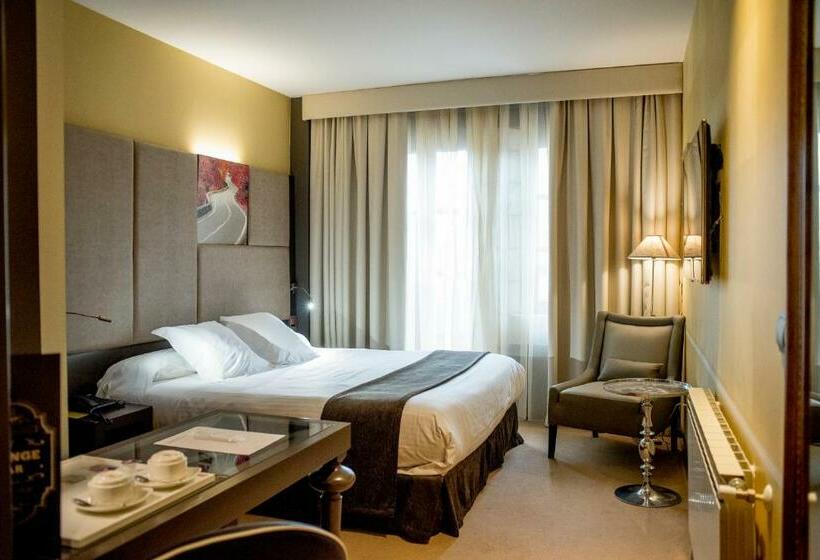 اتاق راحتی, Costa Esmeralda Suites