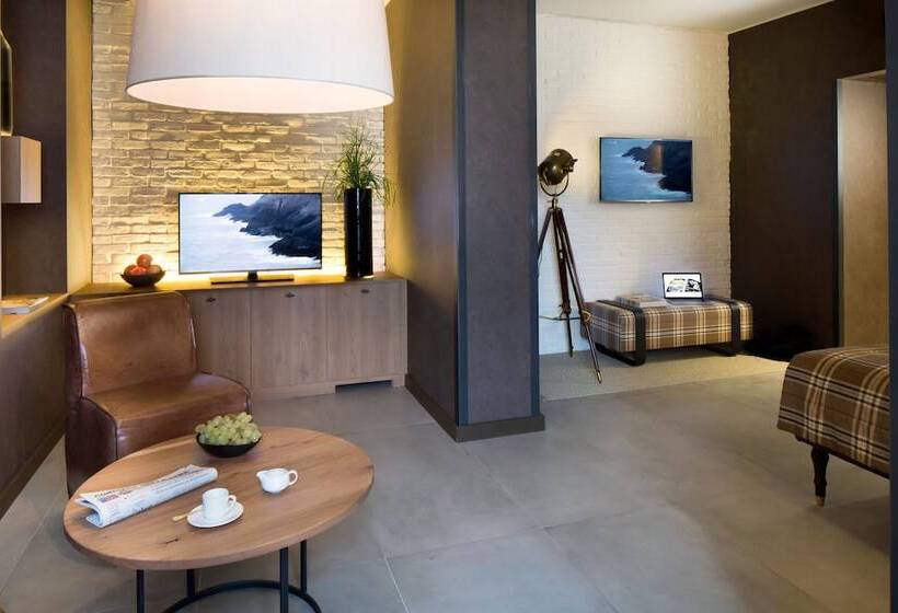 سوییت جونیور, Starhotels Business Palace