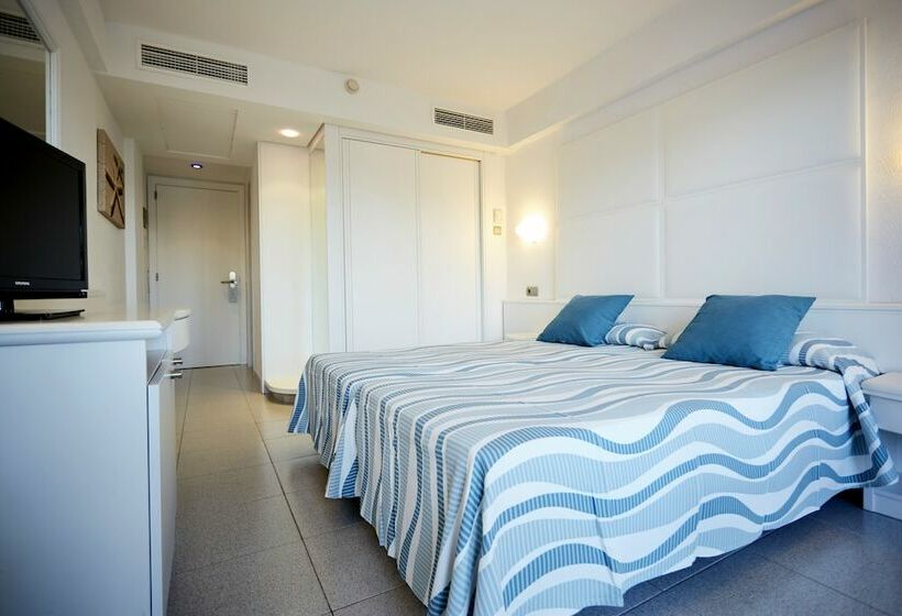 اتاق اساندارد با چشم‌انداز جانبی به دریا, Insotel Hotel Formentera Playa