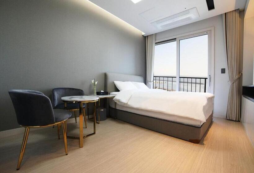 اتاق استاندارد با چشم‌انداز دریا, World State Hotel Sokcho