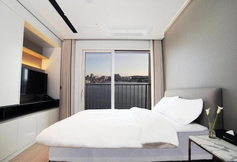 اتاق استاندارد با چشم‌انداز دریاچه, World State Hotel Sokcho