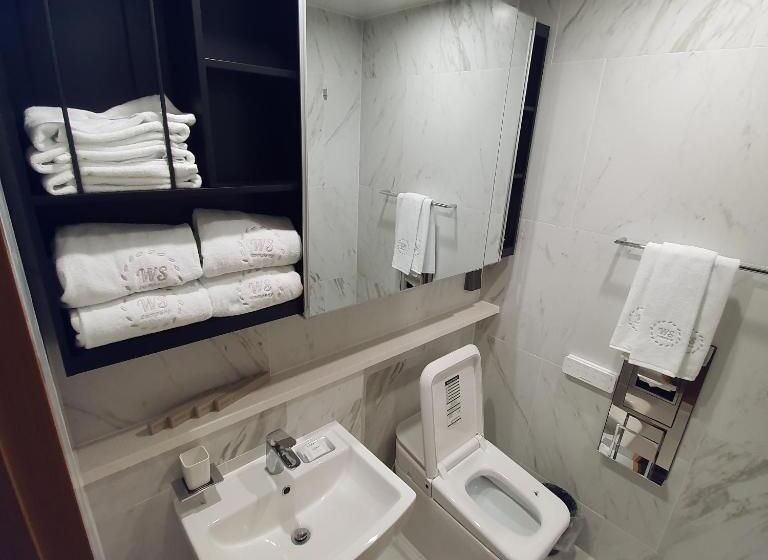 اتاق سه نفره سوپریور با چشم‌انداز دریا, World State Hotel Sokcho