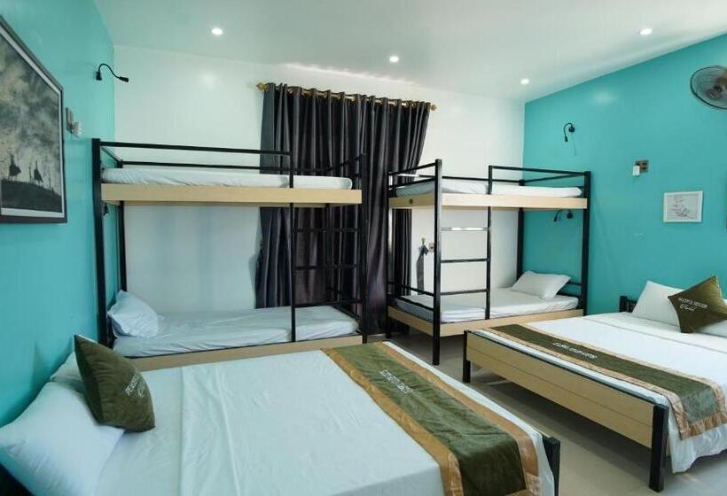 اتاق اجرایی, Peaceful House Hostel