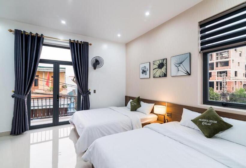 اتاق اجرایی, Peaceful House Hostel