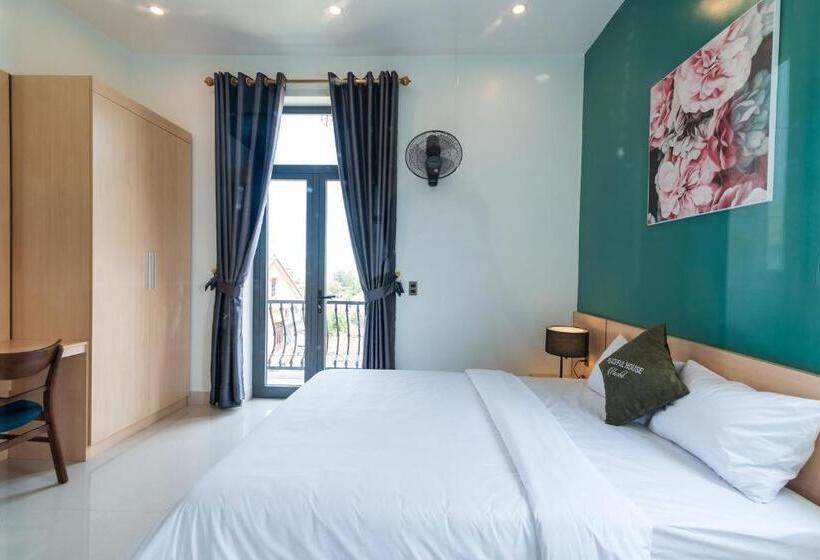 اتاق لوکس با بالکن, Peaceful House Hostel
